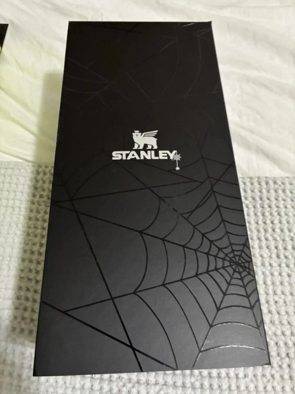 Stanley 40oz Tumbler - Halloween Web Glow - LIMITED EDITION - Picture 7 of 7